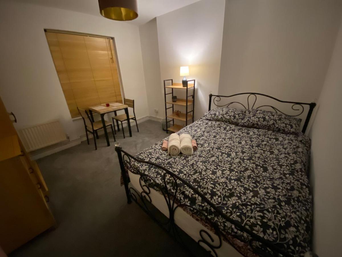 Cosy Victorian Guest Room ลอนดอน ภายนอก รูปภาพ